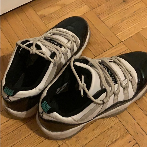 !!Authentic Easter Jordan 11’s!! Not sold anymore - Picture 2 of 5